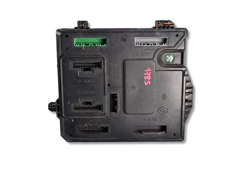 Used Fuse box Fuse box 37873245 37873245