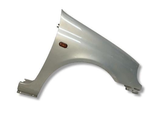 Guarda-lamas direito Guarda-lamas direito RENAULT CLIO II (BB_, CB_) 1.4 (B/CB0C, B/CB0S) (75 hp) 34734480 34734480