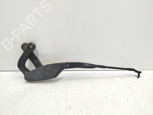 Used Front windshield wiper arm Front windshield wiper arm 39079620 39079620