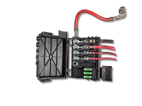Used Fuse box Fuse box VW GOLF IV (1J1) 1.6 16V (105 hp) 35723595 35723595
