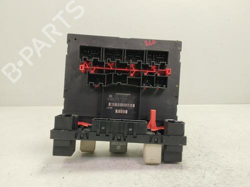 Used Fuse box Fuse box 39075848 39075848