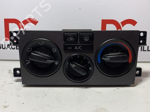 Used Climate control HYUNDAI ELANTRA III (XD) 1.6 (105 hp) 17404386