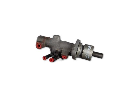 Used Brake master cylinder Brake master cylinder 39076017 39076017