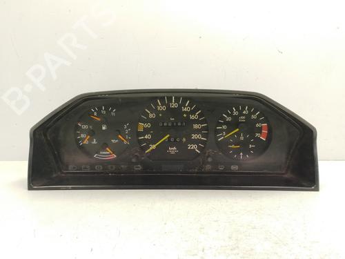 Used Instrument cluster MERCEDES-BENZ 124 Saloon (W124) 220 E (124.022) (150 hp) 31062568