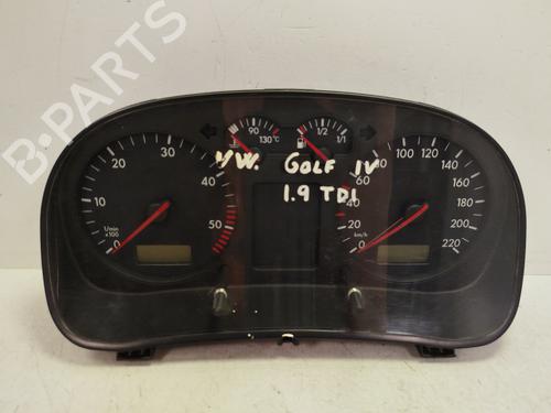 Used Instrument cluster VW GOLF IV (1J1) [1997-2008]  31052695