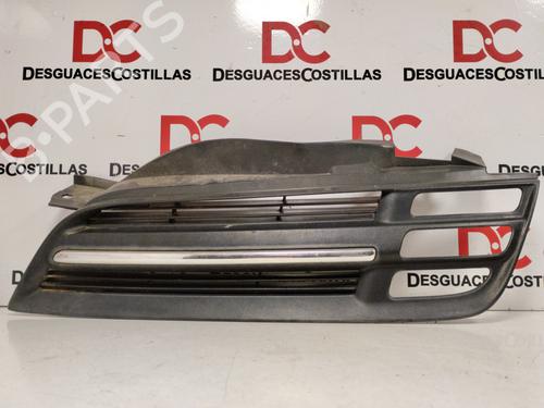 Used Grille NISSAN MICRA III (K12) 1.2 16V (80 hp) 17413101