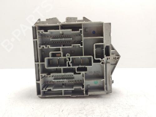 Skrzynka bezpieczników FIAT STILO (192_) 2.4 20V (192_XD1A, 192AXD12) | BP29982724E1