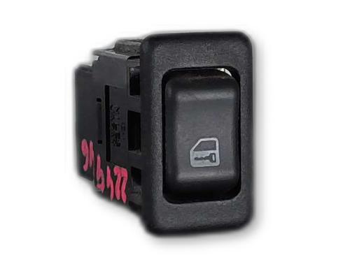 Used Switch RENAULT LAGUNA III (BT0/1) 2.0 dCi (BT01, BT08, BT09, BT0E, BT0K, BT12, BT1C, BT1D,... (150 hp) 30922631