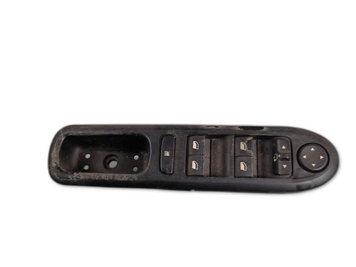 Used Left front window switch Left front window switch PEUGEOT 407 (6D_) 2.0 HDi 135 (6DRHRH, 6DRHRE, 6DRHRG, 6DRHRJ) (136 hp) 33434661 33434661
