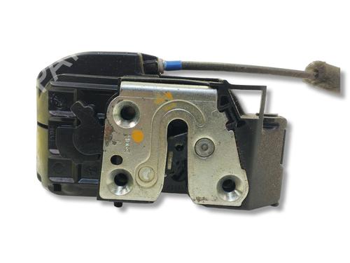 Cerradura puerta trasera izquierda Cerradura puerta trasera izquierda 38038078 38038078