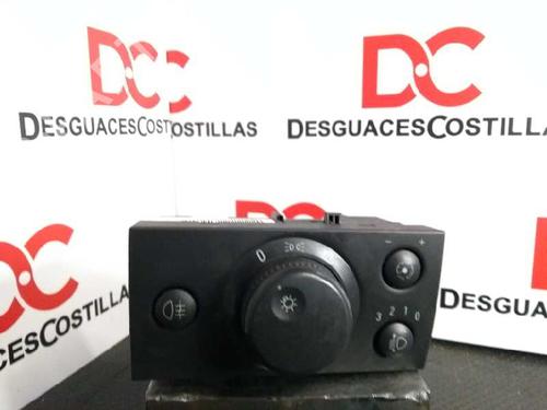 Used Headlight switch OPEL MERIVA A MPV (X03) 1.6 16V (E75) (100 hp) 17395711