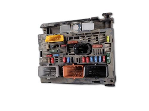 Used Fuse box Fuse box 39076142 39076142