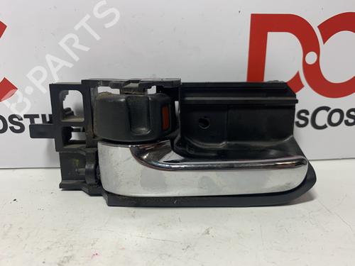 Venstre bagtil invendig håndtag TOYOTA COROLLA Saloon (_E12_) 1.4 D-4D (NDE120_, NDE120R) (90 hp) 32085562
