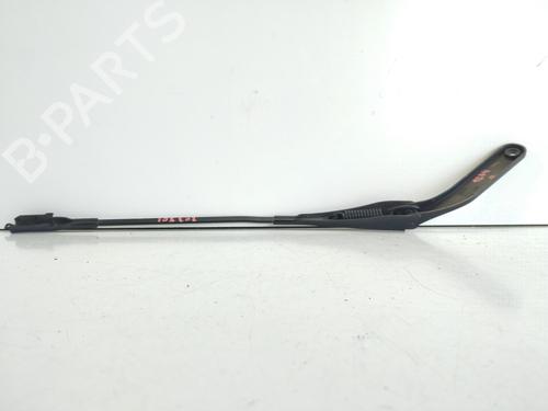 Front windshield wiper arm BMW 1 (E87) 118 d | BP23266109C143