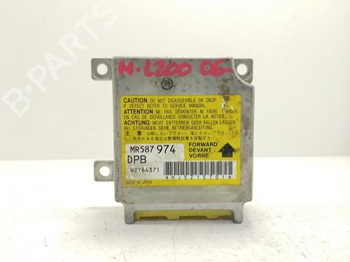 Used ECU airbags MITSUBISHI L200 / TRITON (KA_T, KB_T) 2.5 DI-D 4WD (KB4T) (136 hp) 18655042