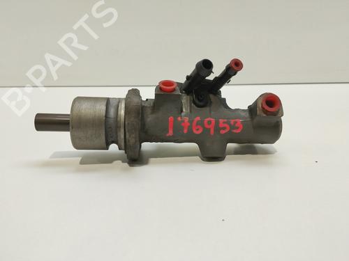 Used Brake master cylinder Brake master cylinder VOLVO 440 (445) [1988-1996] 17425712 17425712