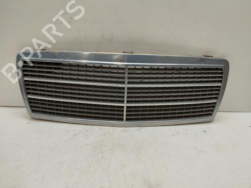 Used Grille MERCEDES-BENZ C-CLASS (W202) C 250 Turbo-D (202.128) (150 hp) 25143267