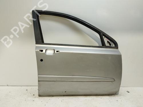 Used Right front door Right front door FIAT STILO Multi Wagon (192_) 1.6 16V (103 hp) 40102136 40102136