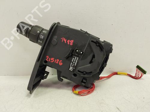 Used Steering column stalk RENAULT CLIO III (BR0/1, CR0/1) [2005-2014]  28715048