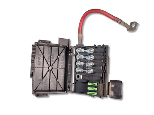Used Fuse box Fuse box 37684778 37684778