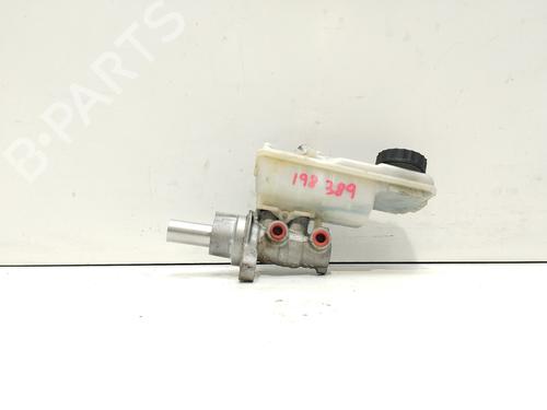 Used Brake master cylinder RENAULT KANGOO / GRAND KANGOO II (KW0/1_) [2008-2025]  22890237