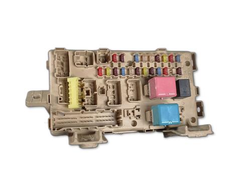 Used Fuse box Fuse box TOYOTA AVENSIS Estate (_T25_) 2.0 D-4D (ADT250_, ADT250R) (126 hp) 33246270 33246270