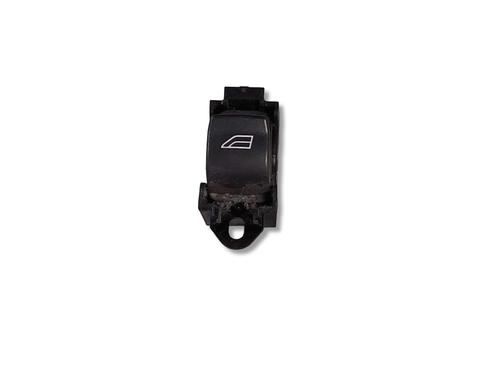 Høyre Foran elrute bryter Høyre Foran elrute bryter VOLVO S40 II (544) 2.0 D (136 hp) 39808570 39808570
