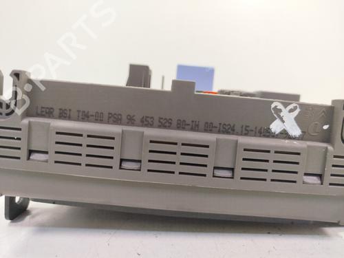 Fuse box CITROËN C5 I (DC_) 2.2 HDi (DC4HXB, DC4HXE) | BP27464573E1 