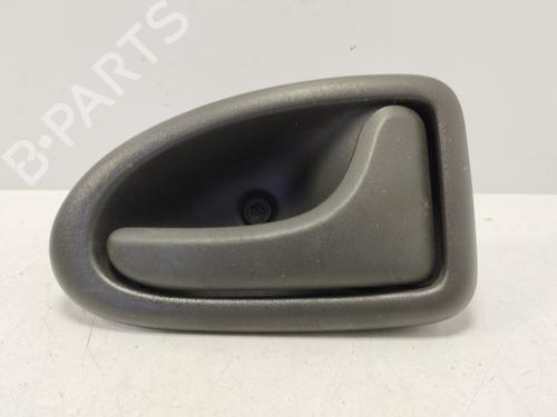 Højre fortil invendig håndtag RENAULT SCÉNIC I MPV (JA0/1_, FA0_) 1.6 (JA00, JA16, JA15, JA19, JA1V, JA2B, JA2C, JA0B,... (107 hp) 30151972