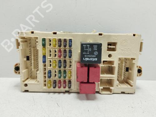 Używane Skrzynka bezpieczników FIAT STILO (192_) 1.6 16V (192_XB1A) (103 hp) 29982731