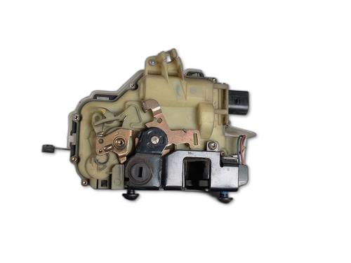 rear-left-lock-skoda-superb-i-3u4-2001-2002-2003-2004-2005-2006-2007-2008-32264410 main image