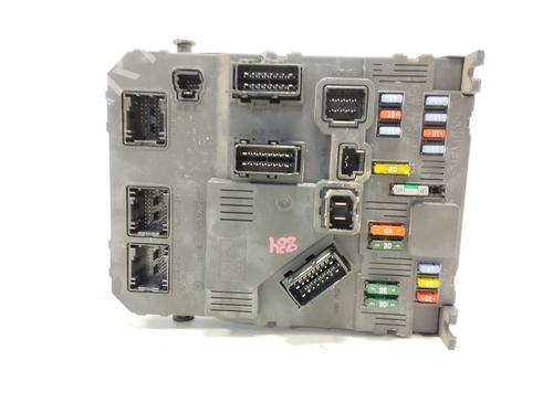 Used Fuse box Fuse box 37020644 37020644