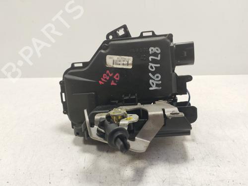 Vergrendeling rechts achter AUDI A4 B5 (8D2) 1.8 T (150 hp) 27466696