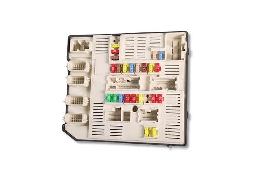 Used Fuse box Fuse box 39076704 39076704