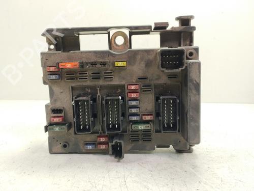 Boîte à Fusibles PEUGEOT 307 (3A/C) 1.6 16V (109 hp) 29941889