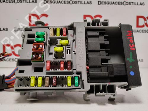 Used Fuse box OPEL ASTRA J (P10) [2009-2016]  17412178