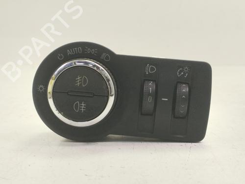 Used Headlight switch CHEVROLET CRUZE (J300) 2.0 CDI (150 hp) 30049910