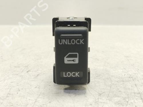 Comutador Comutador NISSAN MICRA III (K12) [2002-2011] 33747528 33747528