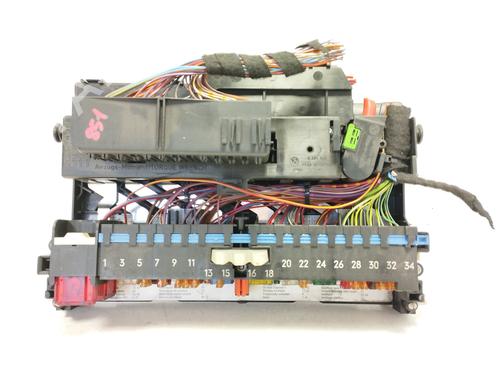 Fuse box BMW 3 (E46) 320 d (150 hp) 17421644