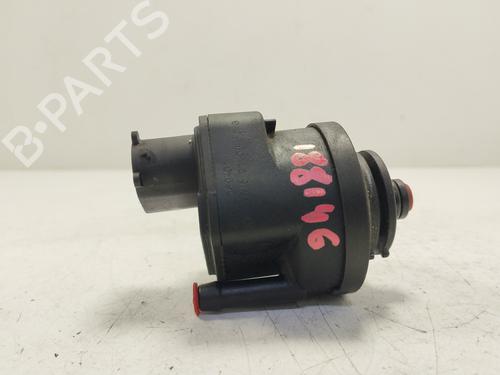 Used Fuel pump BMW 5 (F10) 530 d (245 hp) 19026894