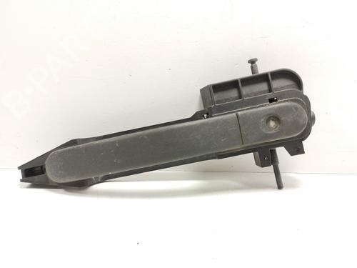 Used Front left exterior door handle FORD FIESTA V (JH_, JD_) 1.6 TDCi (90 hp) 18479758