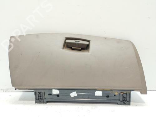 Used Glove box Glove box 39075658 39075658