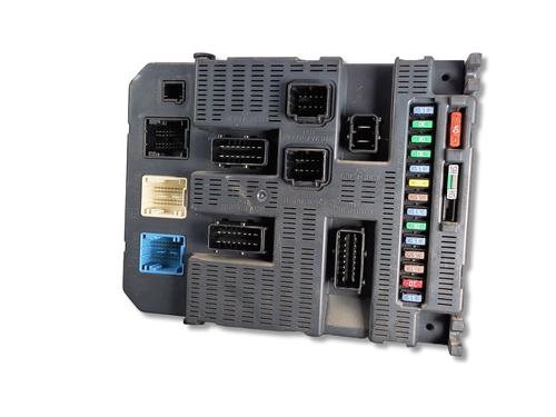 Used Fuse box Fuse box 36990119 36990119