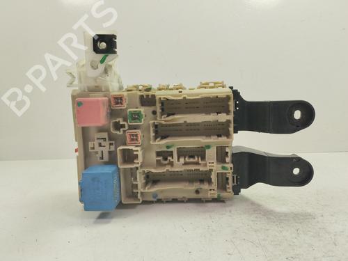 Used Fuse box TOYOTA AVENSIS Saloon (_T27_) 2.0 D-4D (ADT270_, ADT270R) (124 hp) 29058566