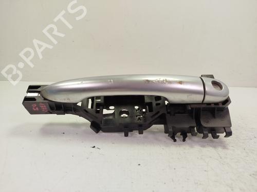 Używane Klamka zewnętrzna drzwi przednich lewych RENAULT SCÉNIC II (JM0/1_) 1.9 dCi (JM0G, JM12, JM1G, JM2C) (120 hp) 27379563