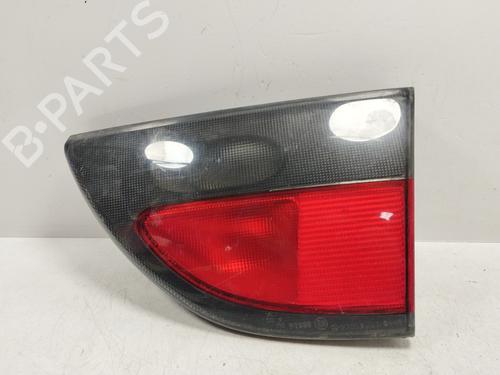 Farolim direito da mala RENAULT MEGANE I Classic (LA0/1_) 1.9 dTi (LA08, LA0N, LA0K) (98 hp) 31189373