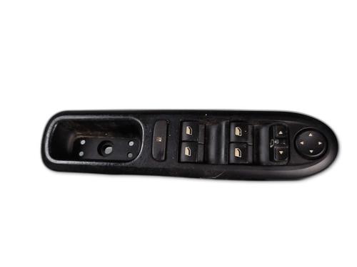 Used Left front window switch Left front window switch PEUGEOT 407 (6D_) 2.0 HDi 135 (6DRHRH, 6DRHRE, 6DRHRG, 6DRHRJ) (136 hp) 33800300 33800300