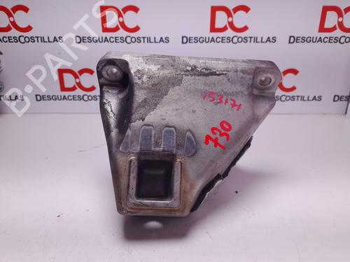 Used Engine mount BMW 5 (F10) 520 d (184 hp) 17416305