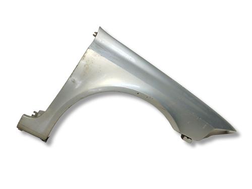 Aleta delantera derecha Aleta delantera derecha RENAULT LAGUNA II (BG0/1_) 1.6 16V (BG0A, BG0L) (107 hp) 36357745 36357745