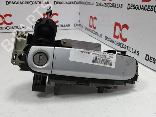 Venstre foran utvendig håndtak AUDI A4 B6 (8E2) 1.9 TDI (130 hp) 17398241